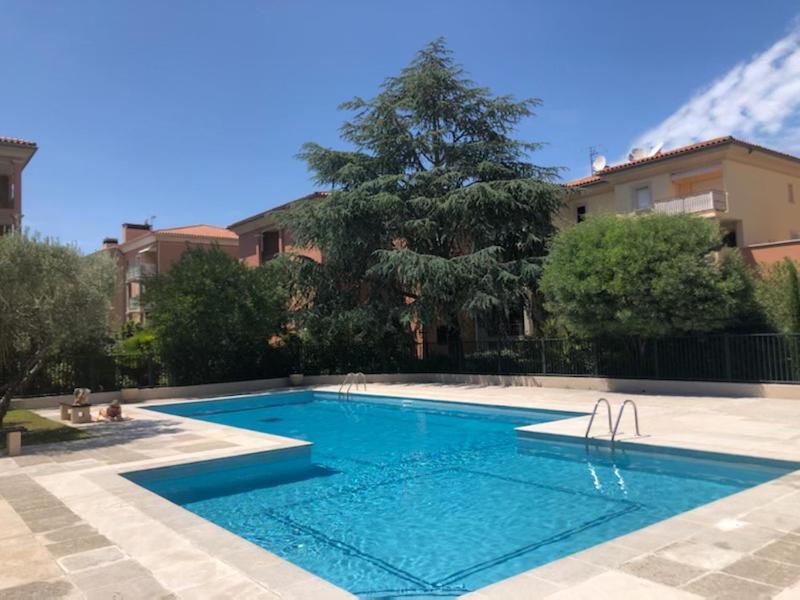 Belle résidence au centre de Saint Tropez avec piscine et garage Extérieur photo